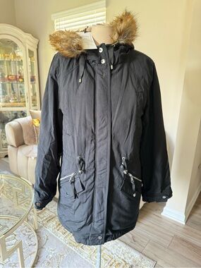 Roya matrix Women’s Black Parka Coat with Faux Fur Hood